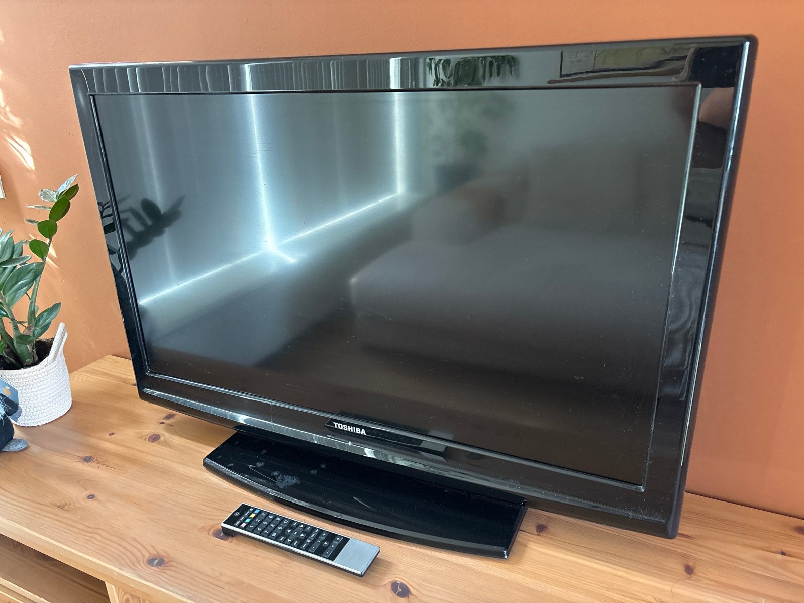 Toshiba televisie 108cm - Ideaal voor kinderkamer!, Ophalen, Gebruikt, 100 cm of meer, Toshiba