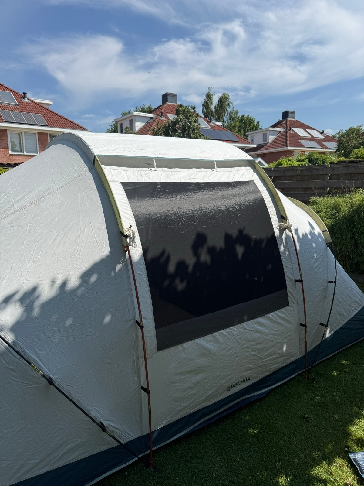 Quechua Arpenaz 4.2 Fresh & Black familietent, Caravans en Kamperen, Tenten, tot en met 4, Gebruikt, Ophalen