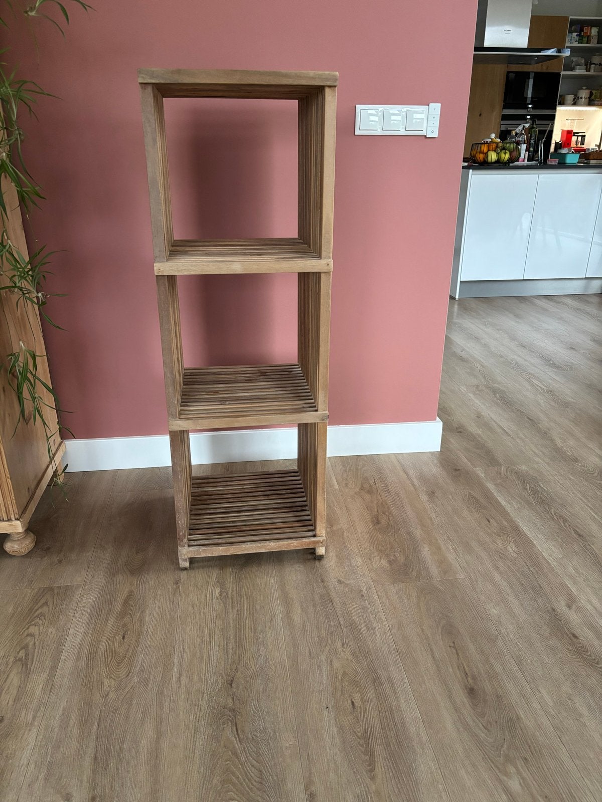 Houten rek met 3 vakken, Ophalen, Gebruikt