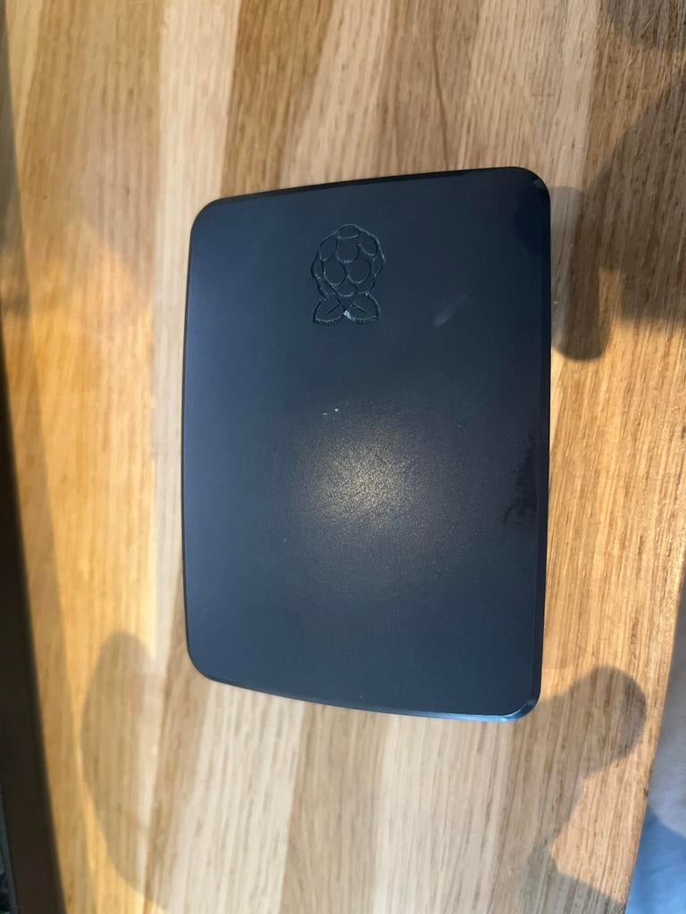 Raspberry Pi 4B 2GB met behuizing en ventilator, Ophalen of Verzenden, Zo goed als nieuw