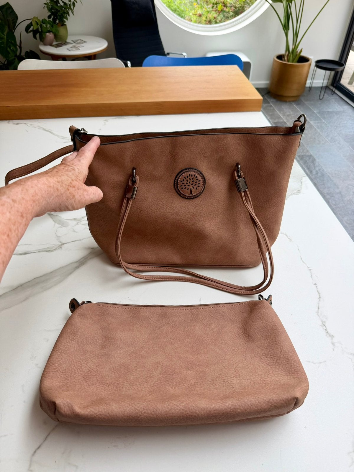 Suède tas Mulberry style NIEUW, Ophalen of Verzenden, Nieuw, Bruin, Handtas