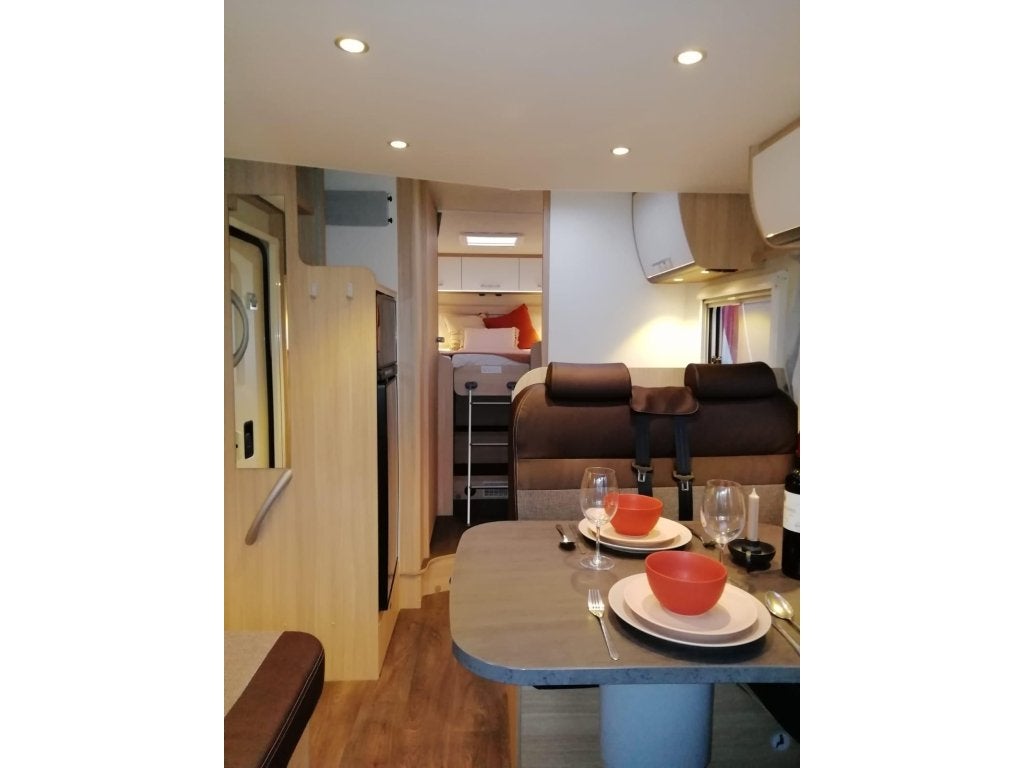 Frisse Sunlight T68 enkele bedden, hefbed vele opties T 68, Sunlight, Ringverwarming, 7 tot 8 meter, Bedrijf