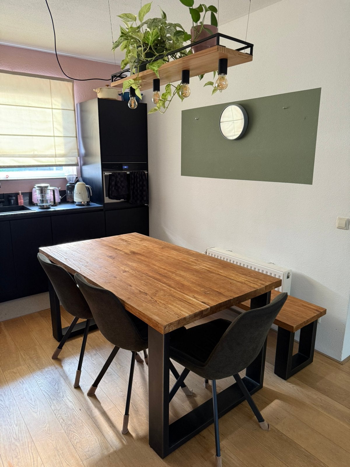 Set: eettafel, stoelen, bank, lamp, Ophalen, 50 tot 100 cm, Zo goed als nieuw, Vijf personen of meer