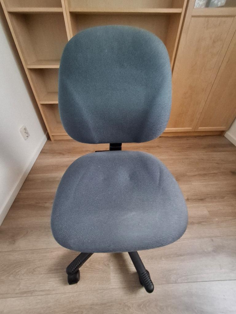 GRATIS Bureaustoel, Huis en Inrichting, Bureaustoelen, Ophalen, Gebruikt, Blauw, Bureaustoel
