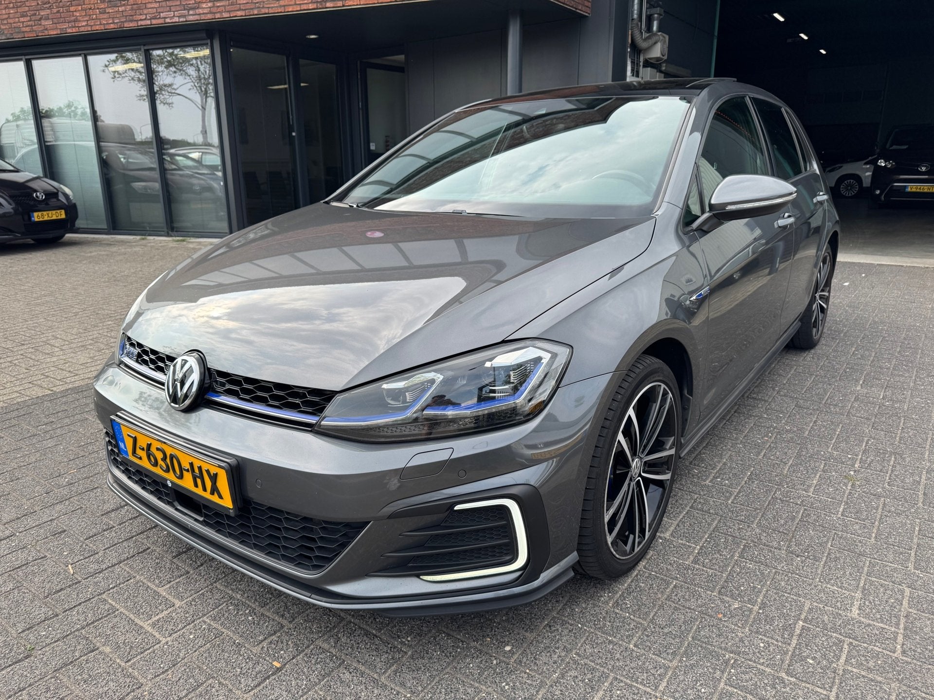 Volkswagen Golf 1.4 TSI PHEV GTE 7.5 FACELIFT PANO ACC CAMER, Auto's, Volkswagen, 8 kWh, Gebruikt, Euro 6, 4 cilinders