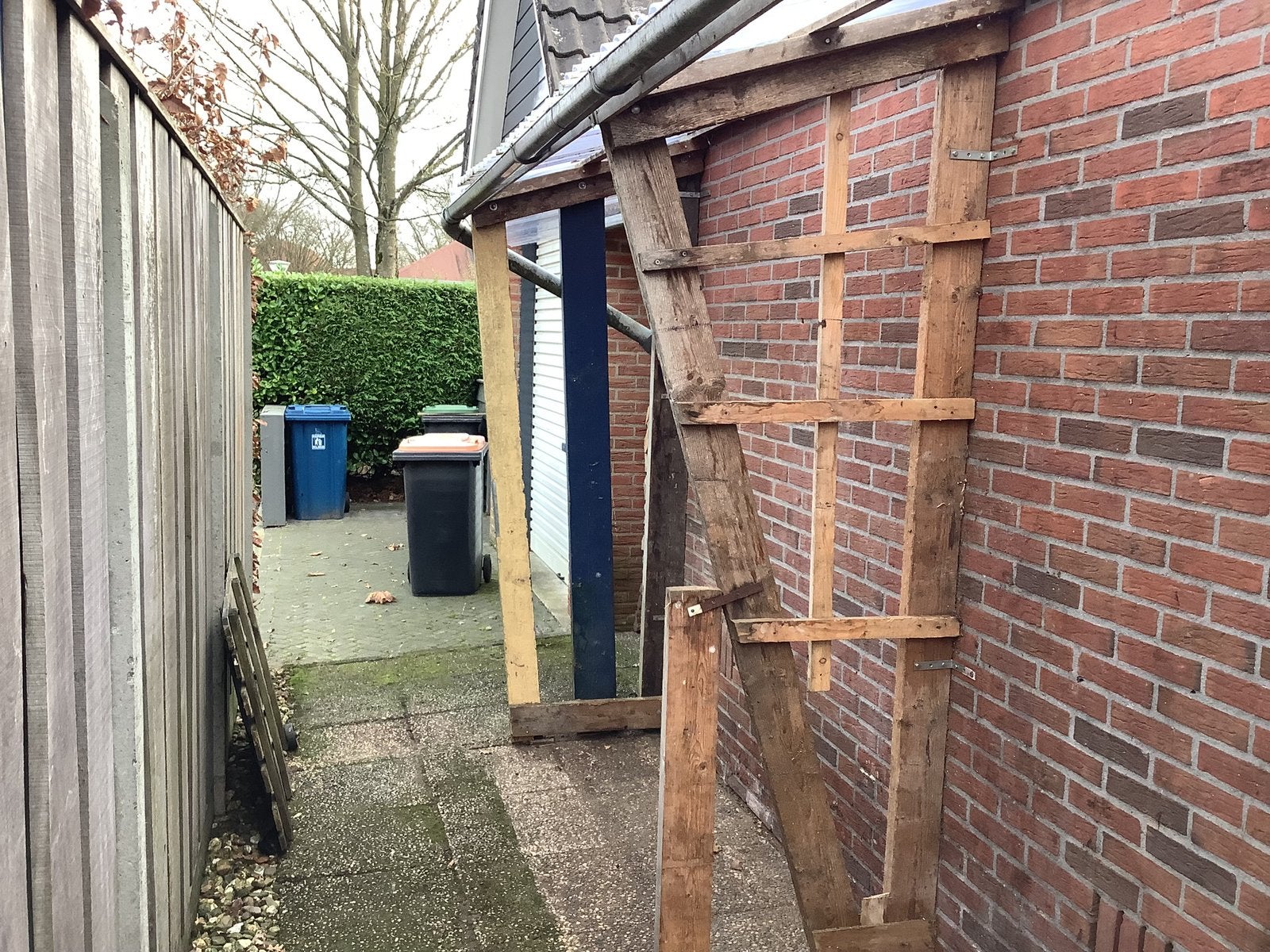 GRATIS, SLOOPHOUT, Tuin en Terras, Ophalen, Gebruikt, 180 tot 250 cm, Balken