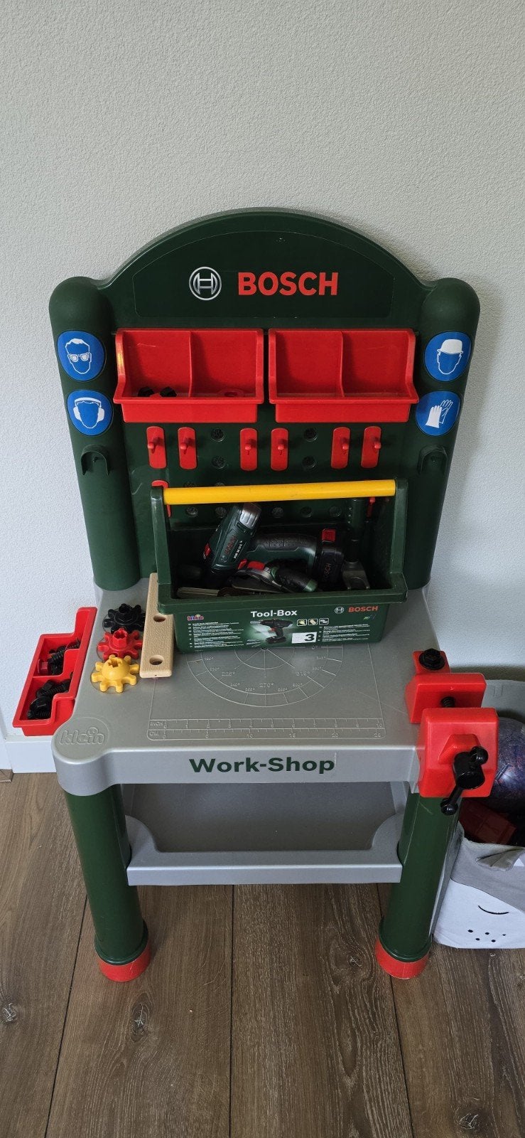 Bosch kinderwerkbank met veel accesoires, Ophalen, Zo goed als nieuw