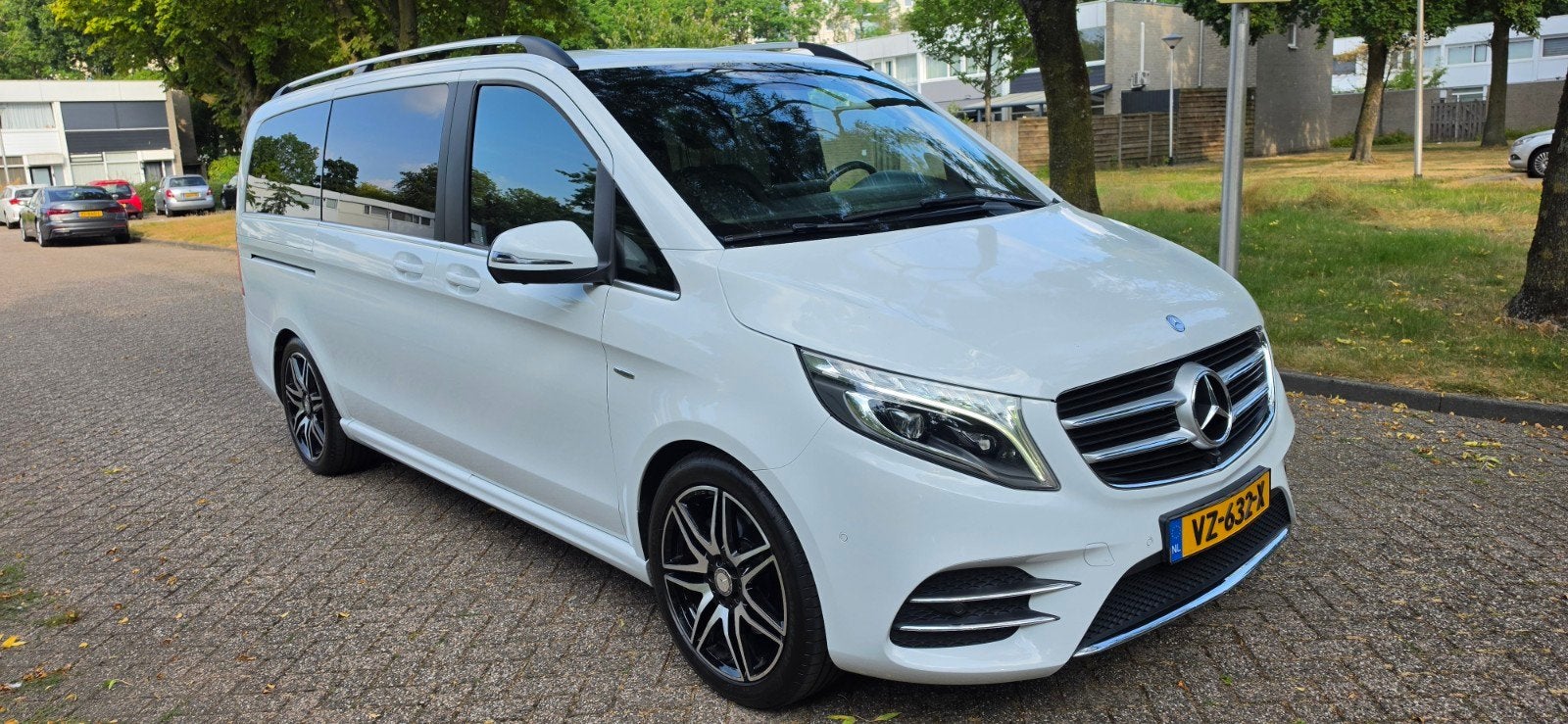 Mercedes V-klasse V250d AMG 19" NAP dubbel cabine DC, Auto's, Mercedes-Benz, Automaat, Achterwielaandrijving, 2500 kg, Wit