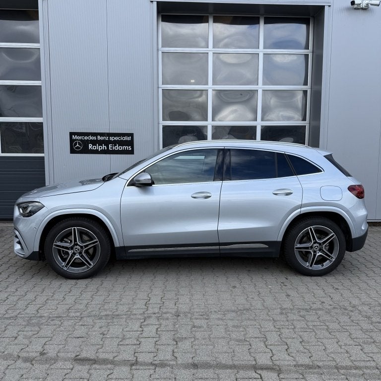 Mercedes-Benz GLA 180 *AMG, Pano, Keyless* 180 Business Sol., Gebruikt, 4 cilinders, Bedrijf, 1470 kg