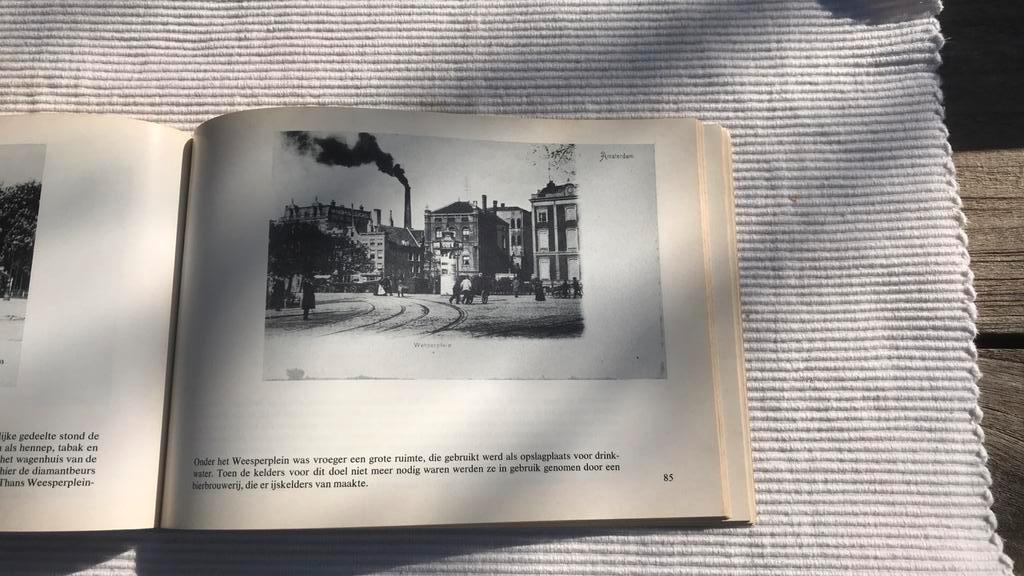 Amsterdam in oude Ansichten, W.Hofman, Boeken, Geschiedenis | Stad en Regio, Ophalen of Verzenden, 20e eeuw of later, Gelezen