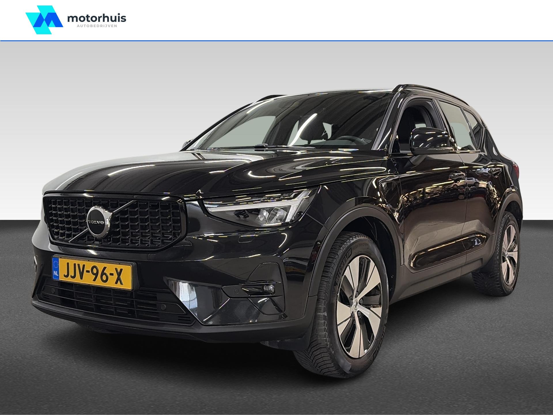 Volvo XC40 T4 Plug-In Hybrid 211pk Aut Plus Dark | Elektrisc, Auto's, Stuurwielverwarming, Euro 6, 1712 kg, Zwart
