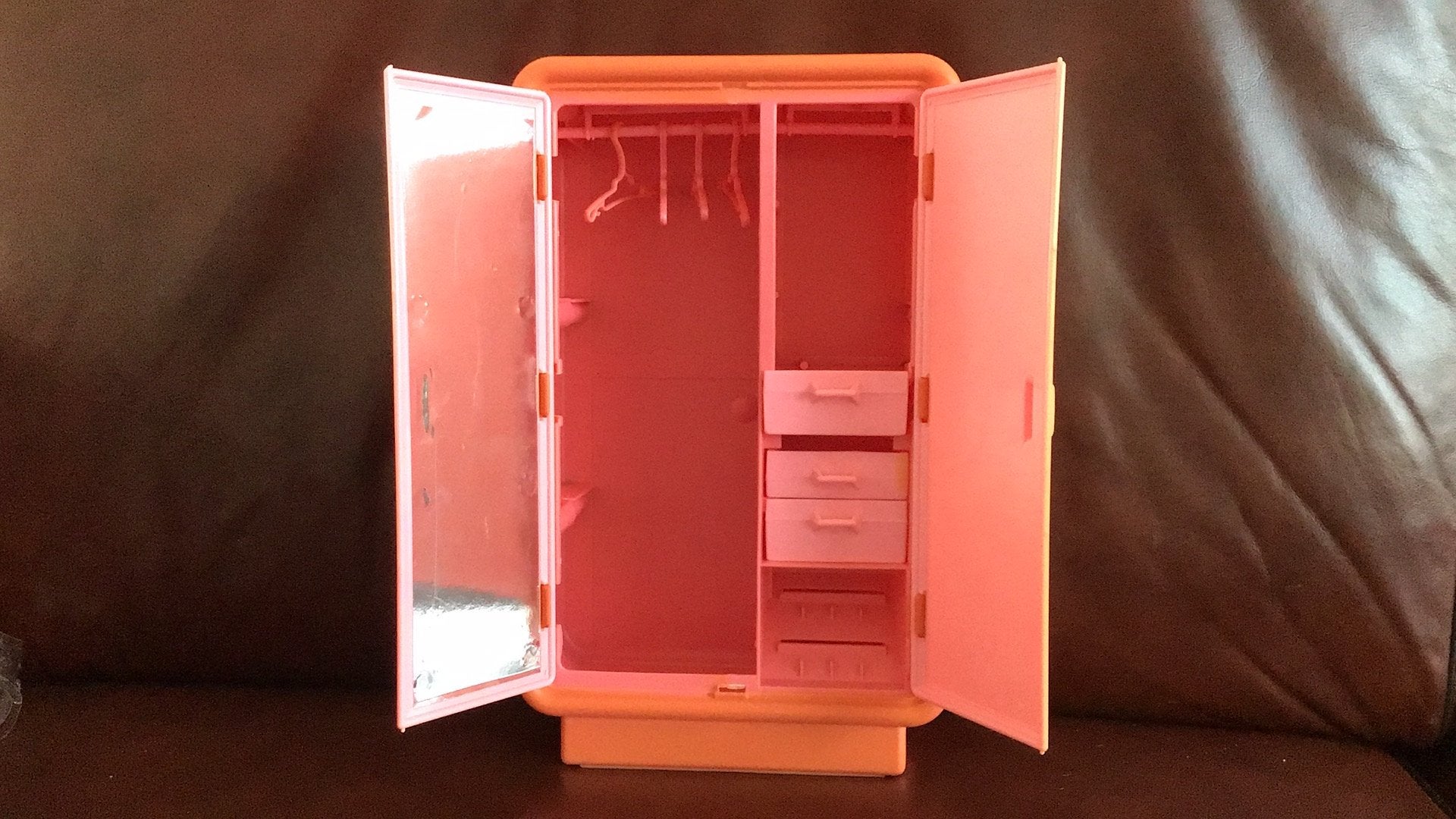 Barbie  Dream Furniture collection garderobekast uit 1977, Verzamelen, Poppen, Ophalen of Verzenden, Zo goed als nieuw, Pop