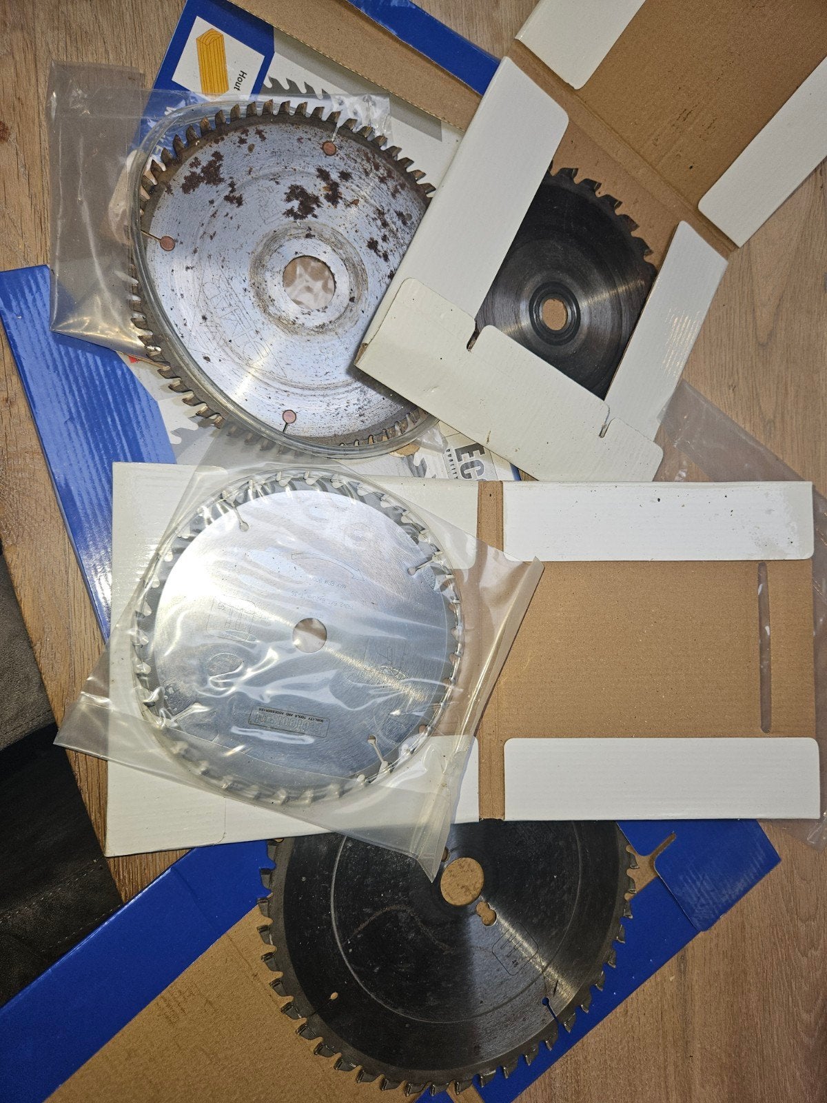 Diverse zaagbladen voor cirkelzaag en afkortzaag, Doe-het-zelf en Verbouw, Ophalen of Verzenden, Gebruikt, Cirkelzaag, EcoTools, Dimar