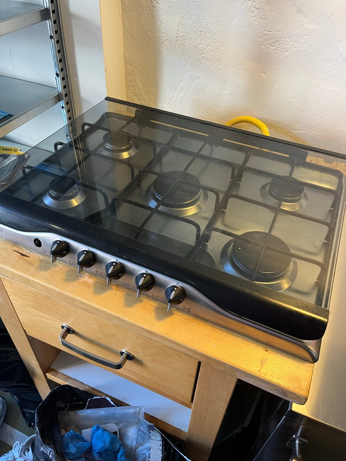 Gasfornuis met 5 kookpitten en glazen deksel, Witgoed en Apparatuur, Kookplaten, Ophalen, Gebruikt, Gas, Vrijstaand