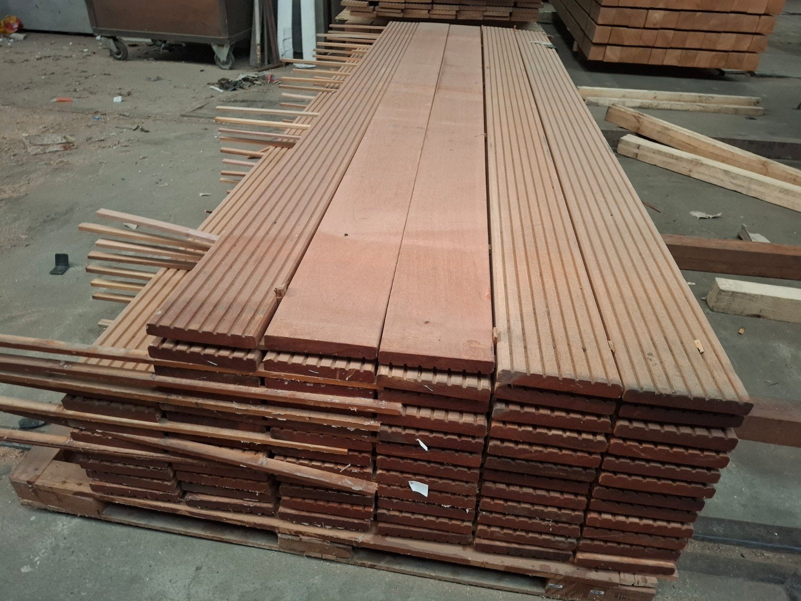 Partij 30 st hardhout vlonderplanken 245 cm bezorgen mogelij, Tuin en Terras, Terrasdelen en Vlonders, Ophalen, Nieuw, A, Hout