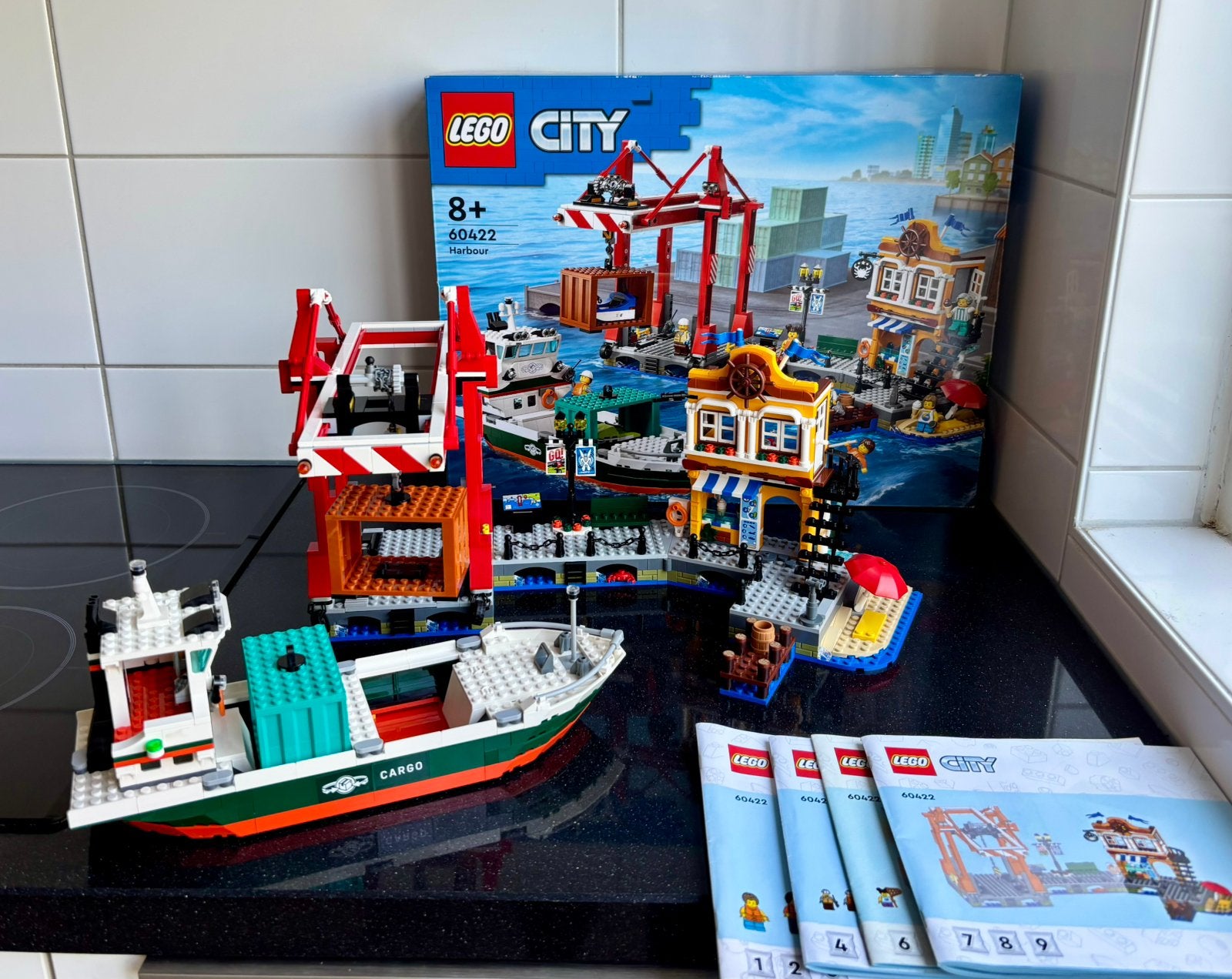 LEGO City 60422 Haven met vrachtschip, mét doos, Ophalen of Verzenden, Zo goed als nieuw