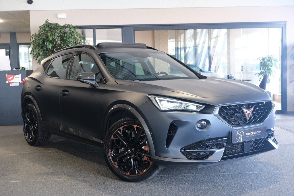 CUPRA Formentor 1.4 e-Hybrid VZ Copper 245PK MATT Pano Trekh, Auto's, Cupra, Gebruikt, Zwart, 4 cilinders, Formentor