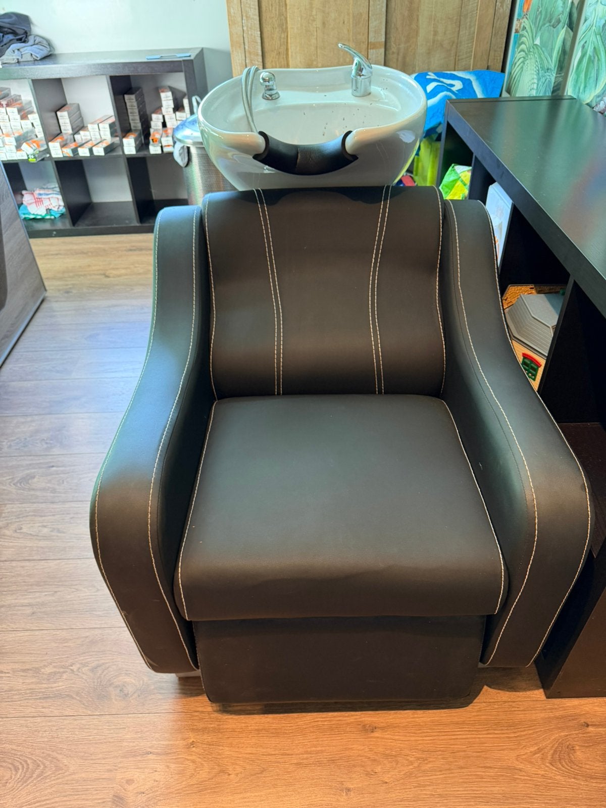 Kappers wasstoel, let op lekt!, Huis en Inrichting, Stoelen, Ophalen, Gebruikt, Wit