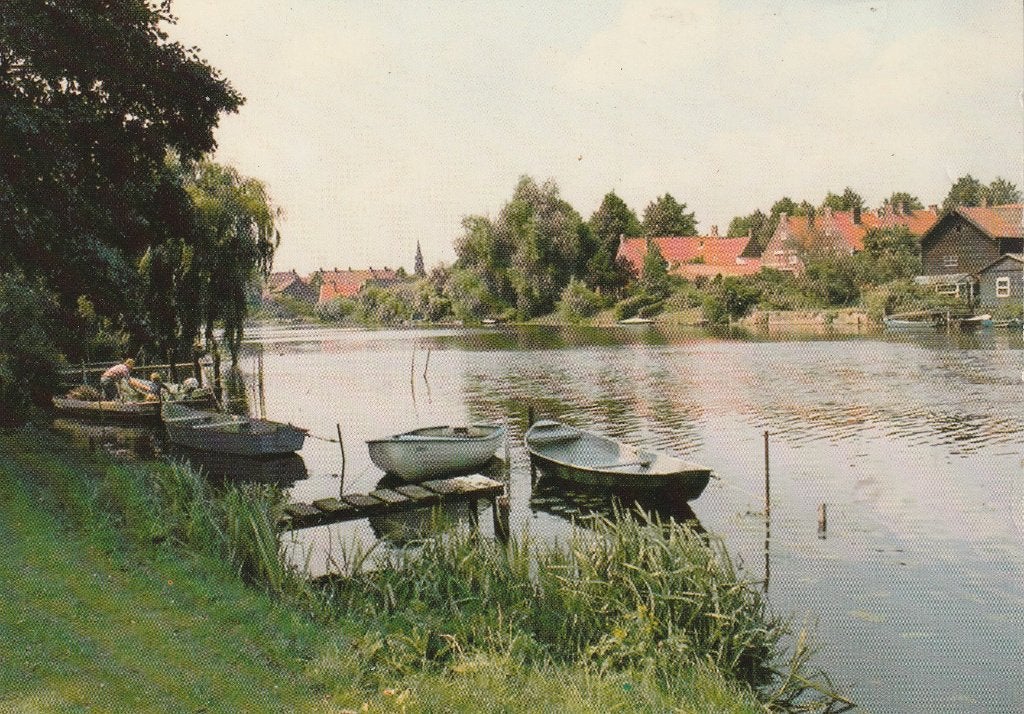 Alblasserdam, De Alblas met roeibootjes, Verzamelen, Ophalen of Verzenden, 1960 tot 1980, Ongelopen, Zuid-Holland
