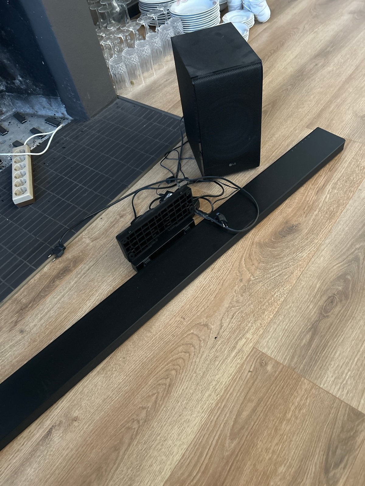 LG Soundbar met draadloze subwoofer en TV-beugel, Audio, Tv en Foto, Soundbars, Ophalen, Bluetooth, Gebruikt