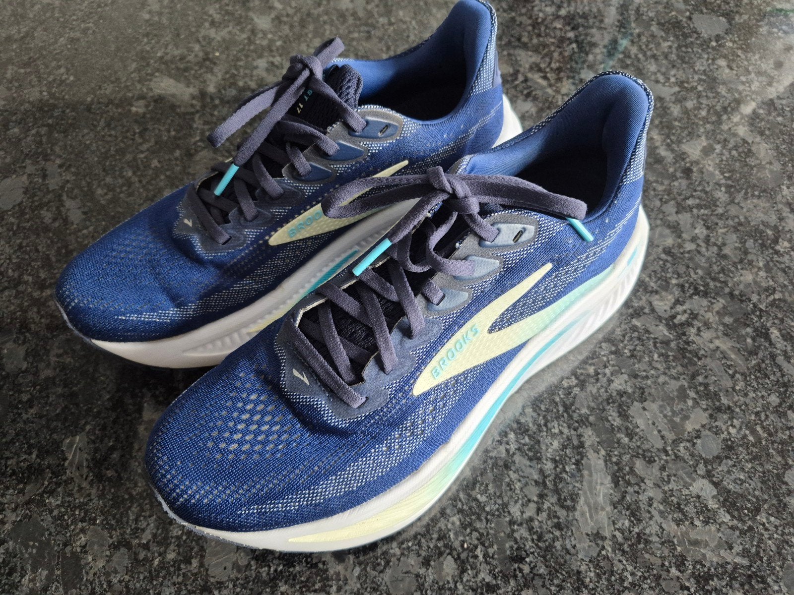 Brooks hardloopschoenen - Zo goed als nieuw, Blauw, Sportschoenen, Brooks, Ophalen of Verzenden