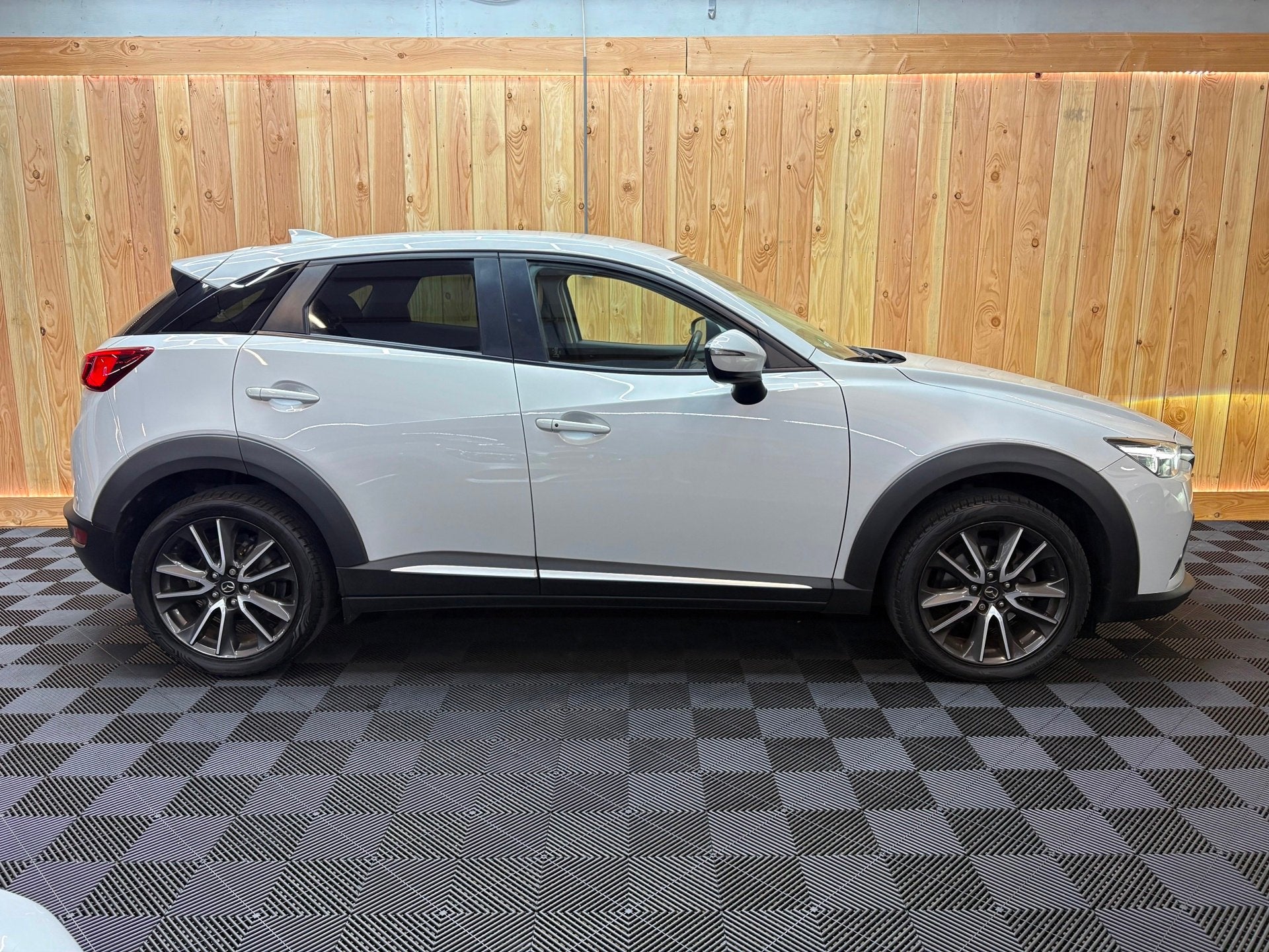 Mazda CX-3 2.0 SkyActiv-G 120 GT-M PDC|Leer|Stoelverw|Clima, Auto's, 1998 cc, Euro 6, 4 cilinders, Wit