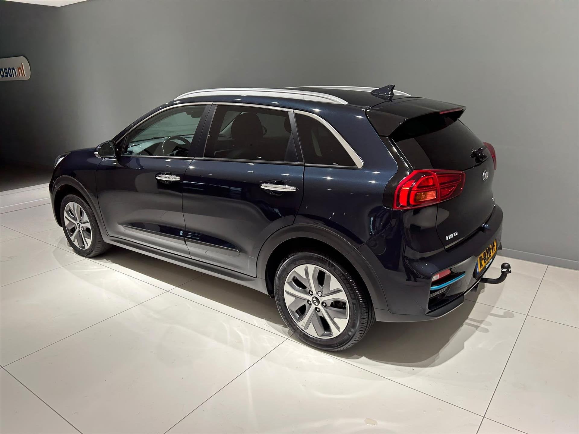 KIA e-Niro 64kWh 204pk Aut DynamicPlusLine WP/ Navi/ Clima/, Auto's, Automaat, Gebruikt, Zwart, 1712 kg