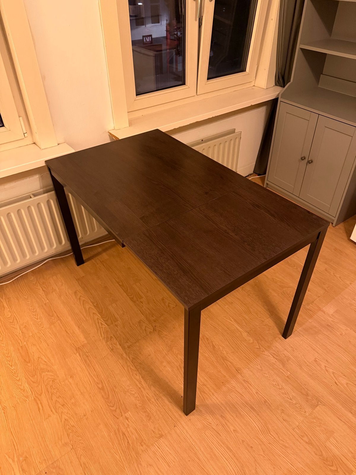 Foto 2 van Uitschuifbare eettafel - Compact en functioneel