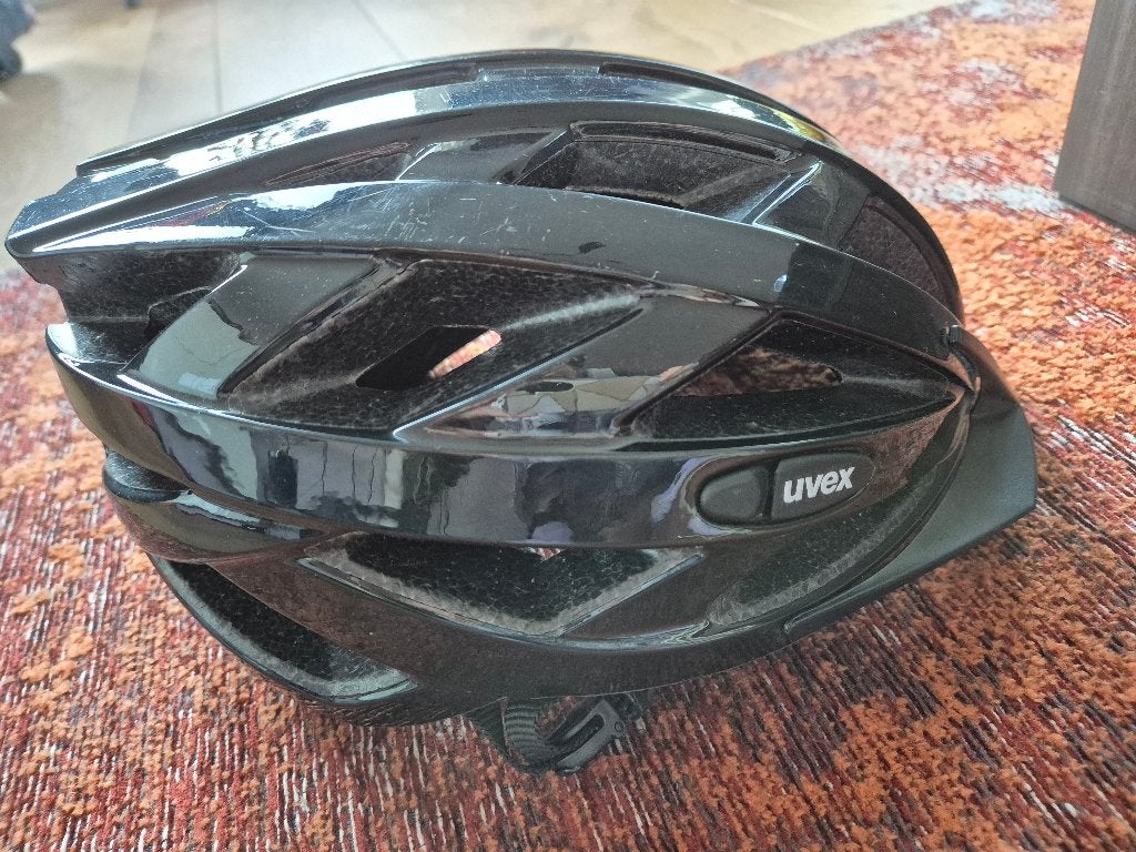 UVEX fietshelm zwart XB039-1 maat 56-60, Fietsen en Brommers, Fietsaccessoires | Fietshelmen, Gebruikt, Jongen of Meisje, Overige maten