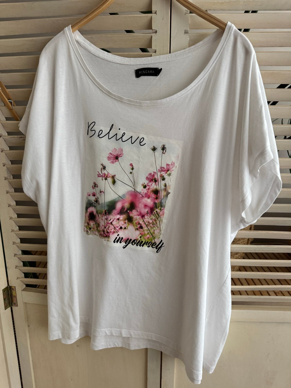 Wit Pescara T-shirt met 'Believe in yourself' print, Kleding | Dames, Wit, Maat 42/44 (L), Ophalen of Verzenden, Zo goed als nieuw