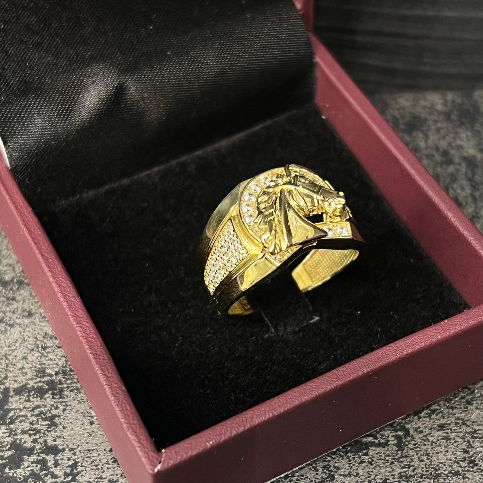 14 karaat gouden ring paard model, Sieraden, Tassen en Uiterlijk, Ophalen of Verzenden, Nieuw, Goud, Heer