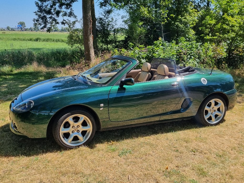 MG-F 1.8i + hardtop - 2001 - 124.130km, Achterwielaandrijving, 40 €/maand, Beige, Cabriolet