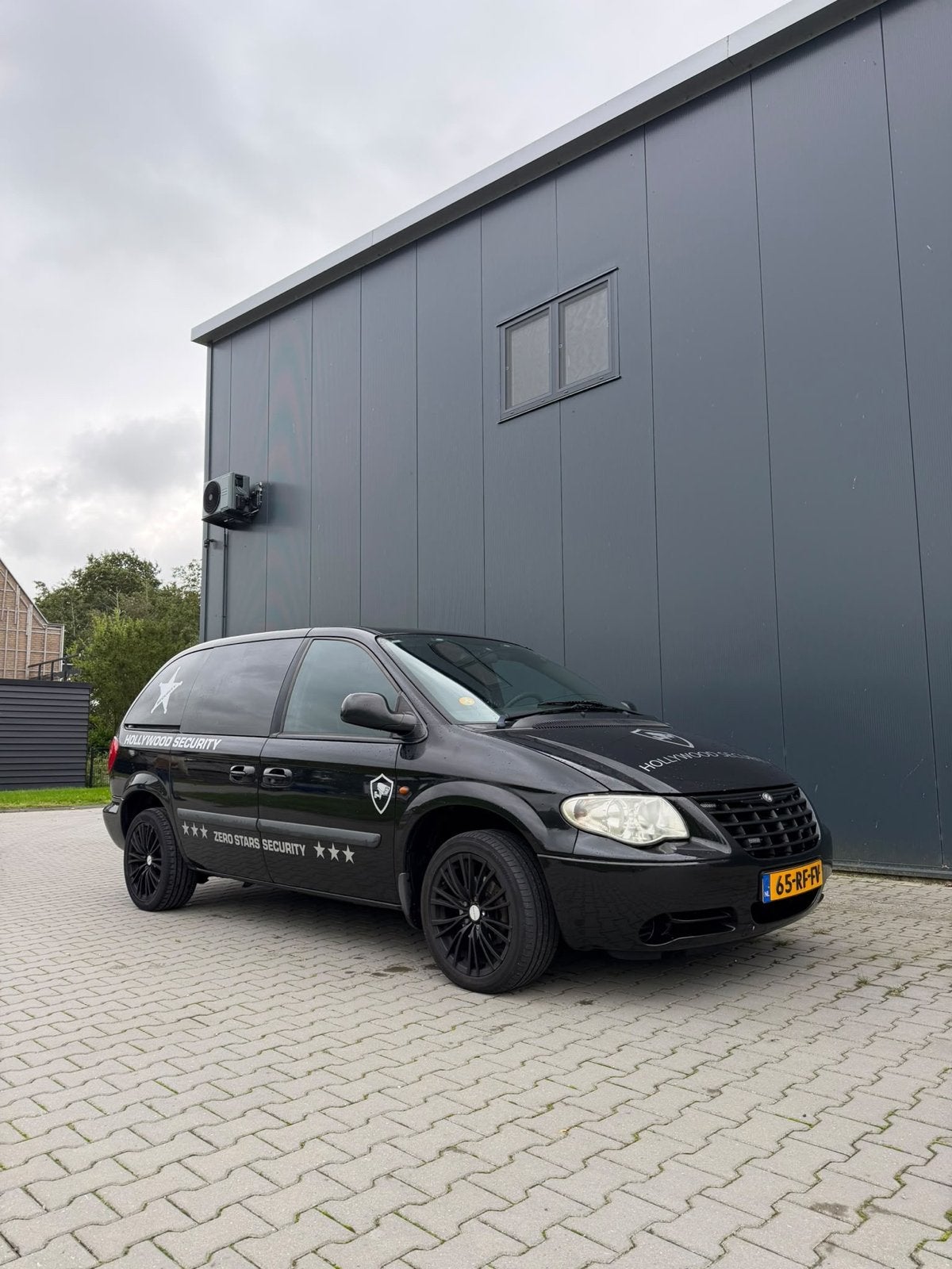 Chrysler Voyager 3.3 I AUT 2005 Zwart carbage run barrelrun, 3301 cc, 450 kg, Origineel Nederlands, Particulier