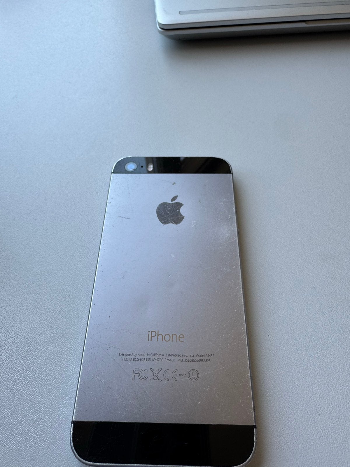 Gebruikte iPhone 5S - 16 GB - Zilver, Telecommunicatie, Mobiele telefoons | Apple iPhone, 16 GB, Ophalen of Verzenden, Niet werkend