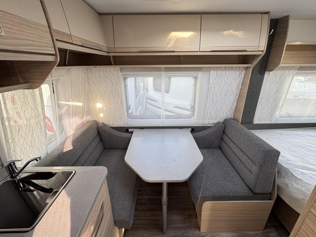 Fendt Bianco Activ 390 FHS, Caravans en Kamperen, Caravans, Schokbreker, Bedrijf, Treinzit, Tot en met 3