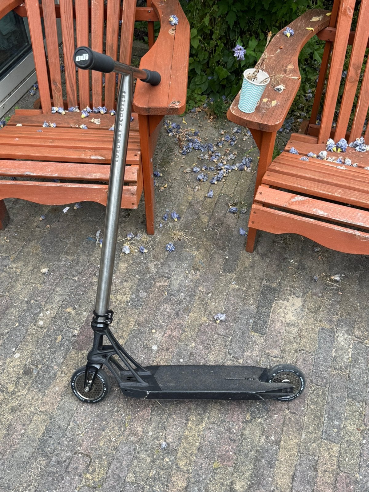 Custom stuntstep met een zwarte 460mm pandemonium deck., Ophalen, Zo goed als nieuw, Gewone step