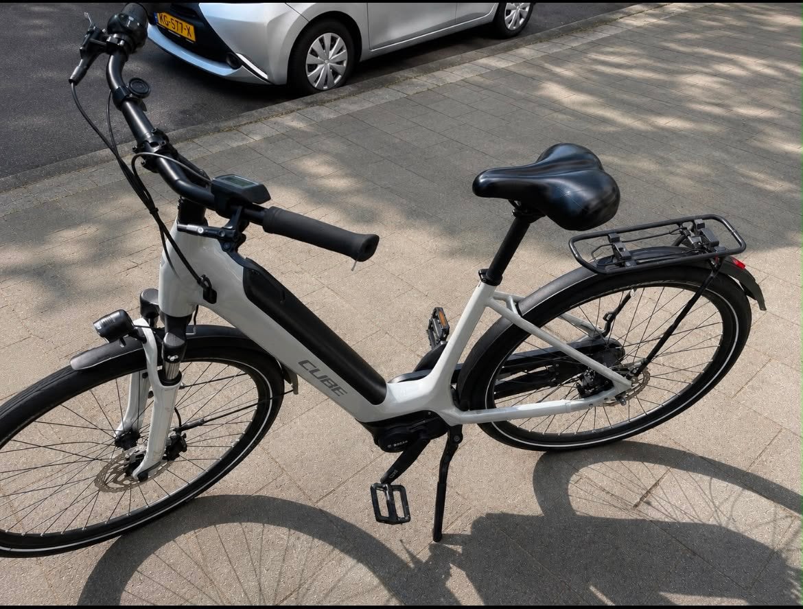 Cube elektrische fiets, Fietsen en Brommers, Elektrische fietsen, Zo goed als nieuw, Cube, 51 tot 55 cm, 50 km per accu of meer