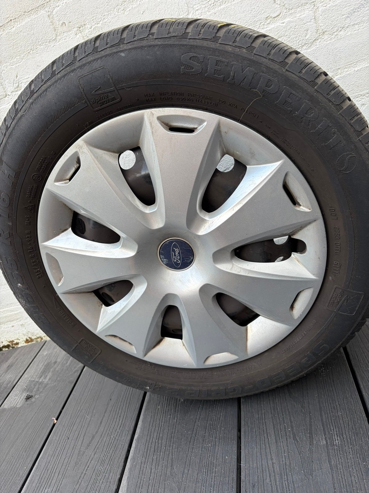 GRATIS…….winter Autobanden met wieldop ford, Ophalen, Gebruikt