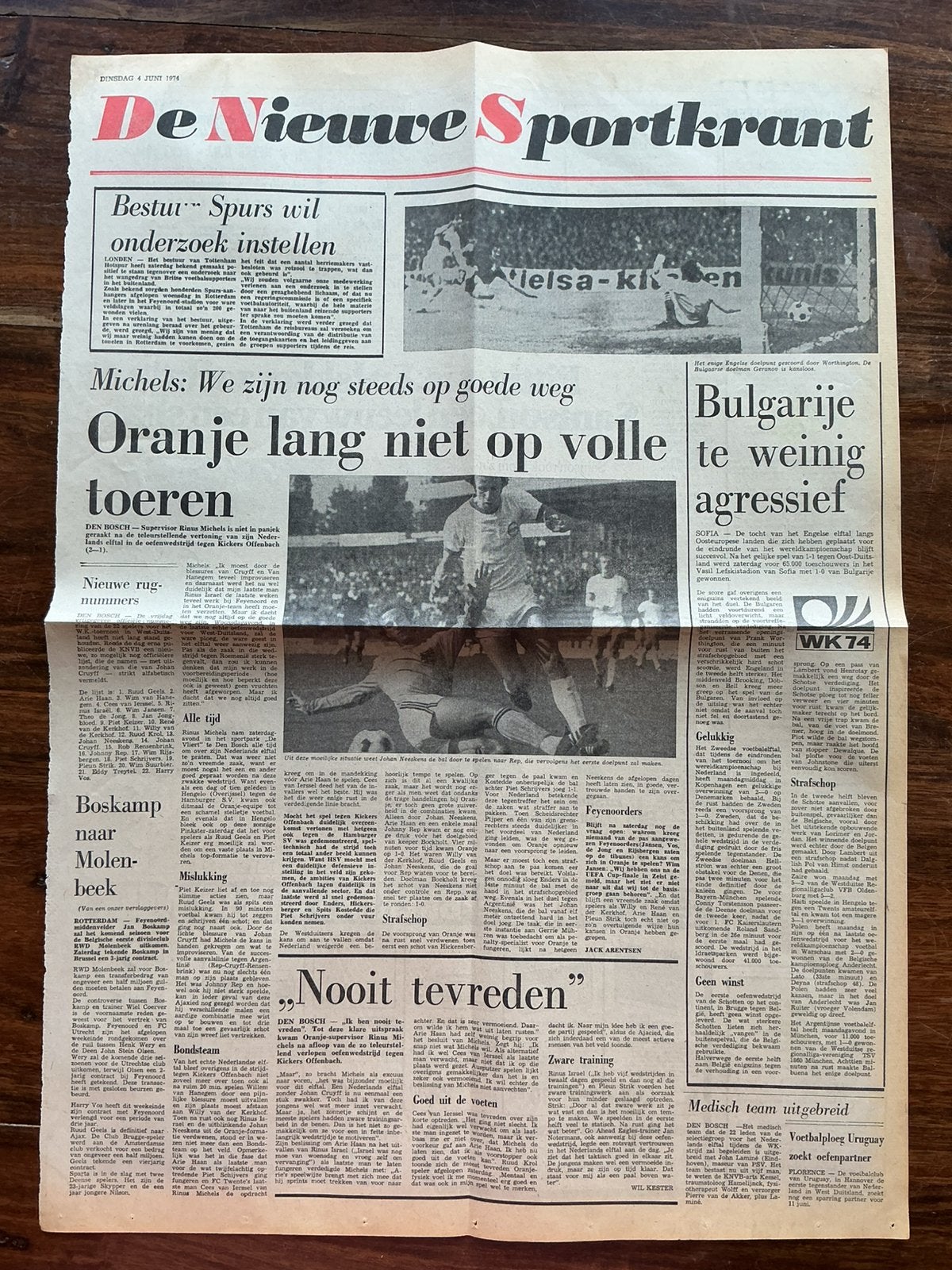 Voetbal krantenartikel Nederland Kickers Offenbach mei 1974, Ophalen of Verzenden, 1960 tot 1980, Knipsel(s)