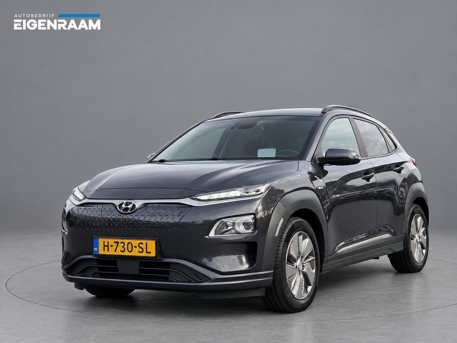 Hyundai Kona EV Fashion 64kWh | Warmtepomp | Trekhaak | Head, Gebruikt, Origineel Nederlands, 64 kWh, 300 kg