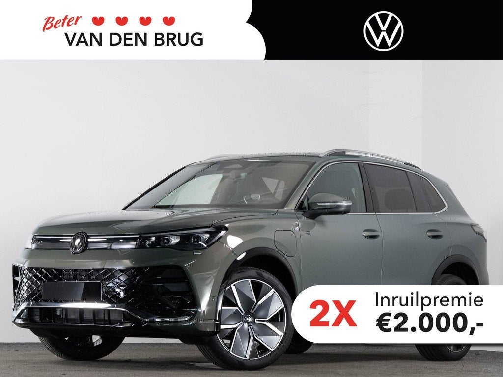 Volkswagen Tiguan R-Line-Edition 1.5 eHybrid 204 pk | Trekha, Auto's, Volkswagen, Open dak, Stof, Zwart, 4 cilinders