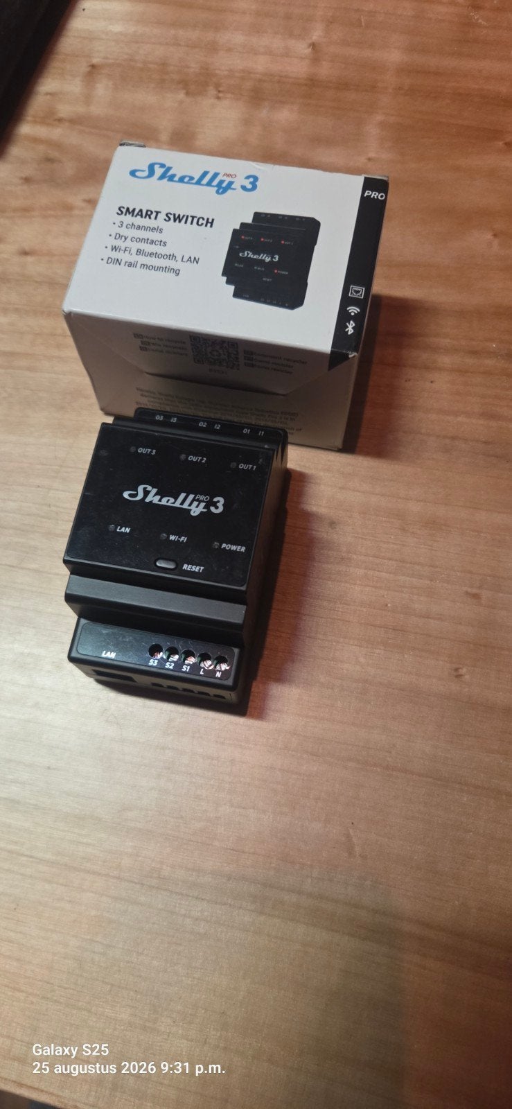 Shelly Pro 3 Smart Switch - Zo goed als nieuw, Ophalen of Verzenden, Zo goed als nieuw, Overige merken, Schakelaar
