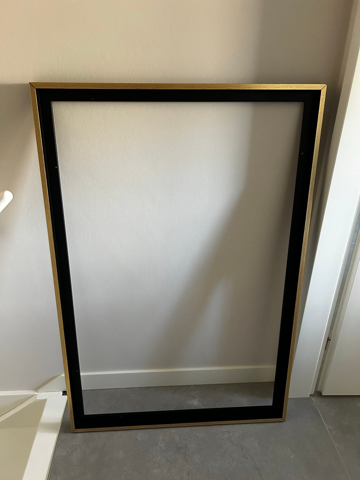 Grote zwarte en gouden baklijst, Huis en Inrichting, Ophalen, Schilderijlijst, 84 cm, Zo goed als nieuw