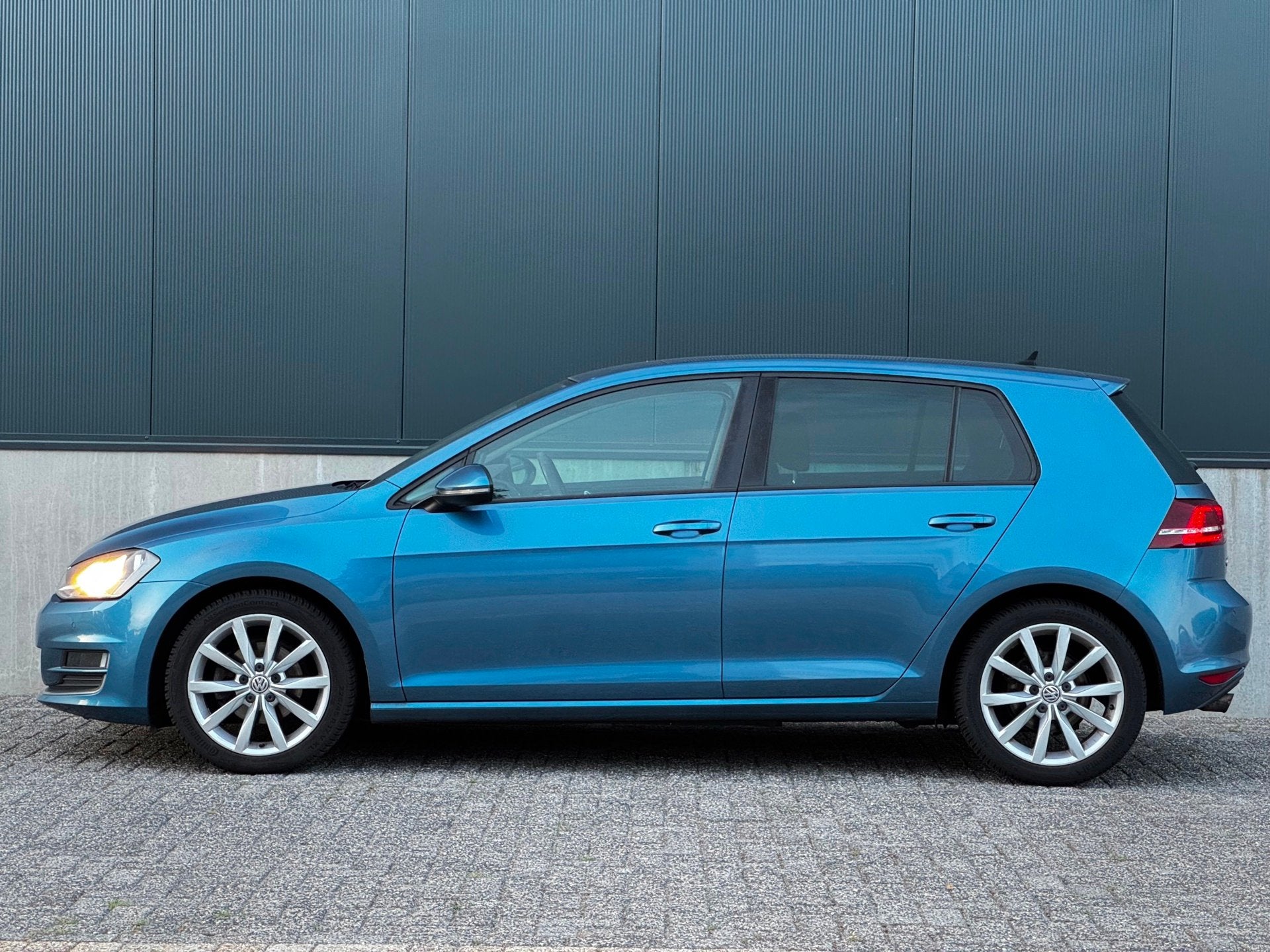 Volkswagen Golf 1.2 TSI Business Edition|HALFLEDER|6BAK|NAVI, Euro 5, Gebruikt, 4 cilinders, Blauw