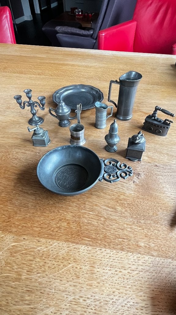 Tinnen miniaturen, Ophalen