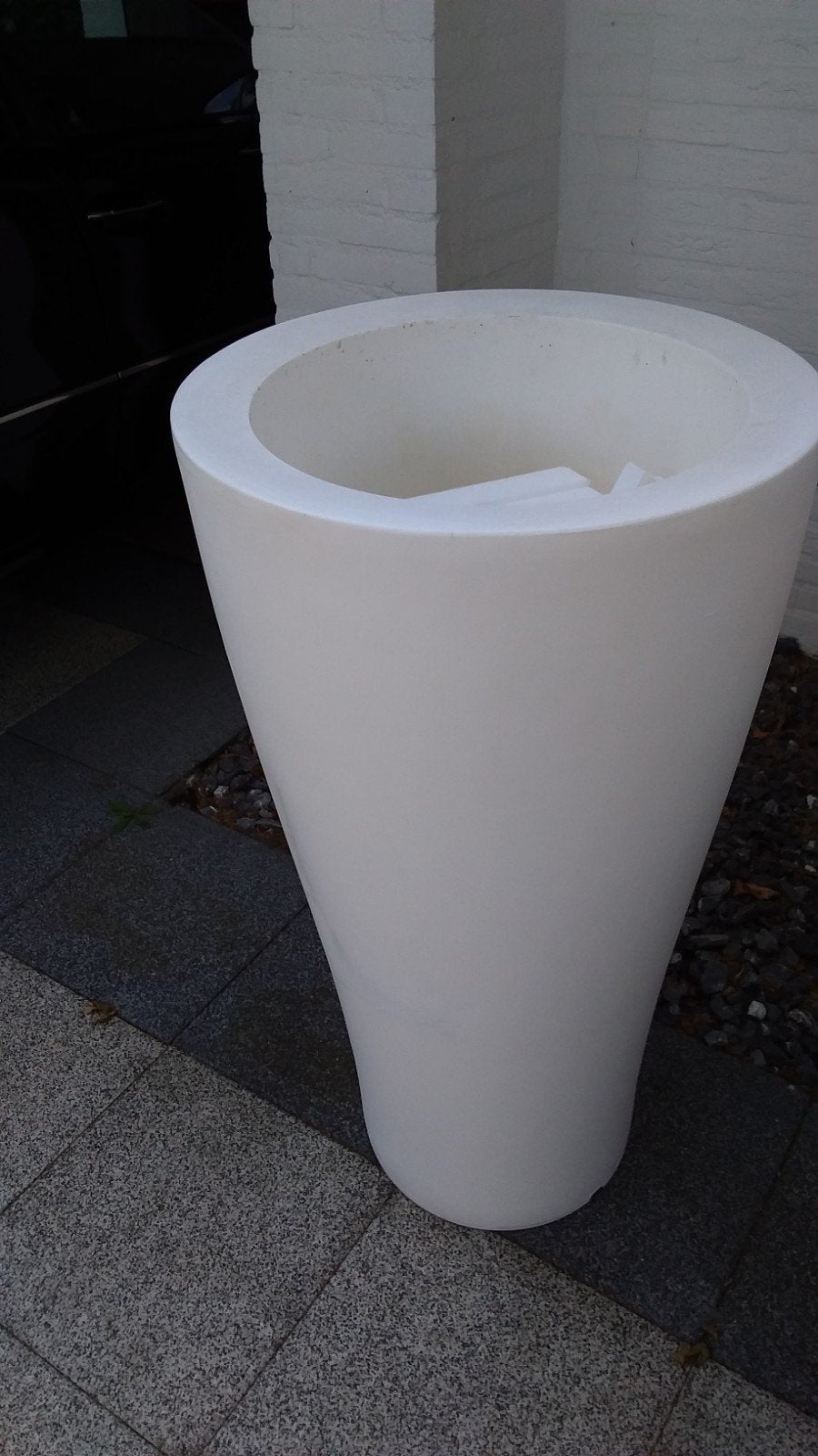 Witte kunststof bloembak en blauwe bloembakken   bieden, Kunststof, Gebruikt, 100 cm of meer, Ophalen of Verzenden