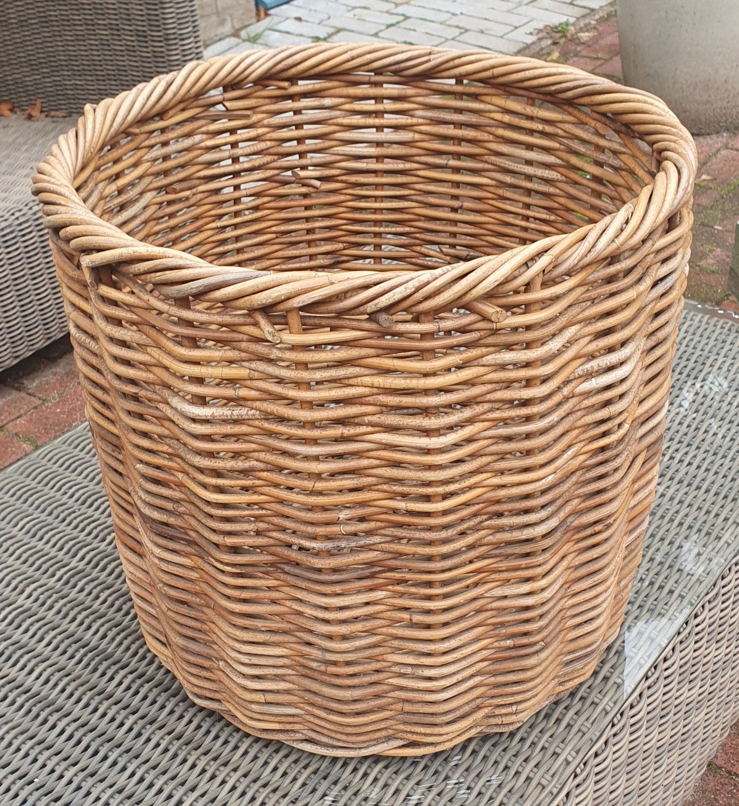 Grote robuuste rotan plantenmand / mand (Ø47 cm, H43 cm), Ophalen, Gebruikt, Gevlochten, Rond
