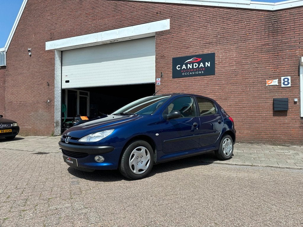 Peugeot 206 1.4 Gentry | Automaat | Airco | Elektrische Rame, Auto's, Peugeot, Bedrijf, Te koop, ABS, Airbags, Airconditioning