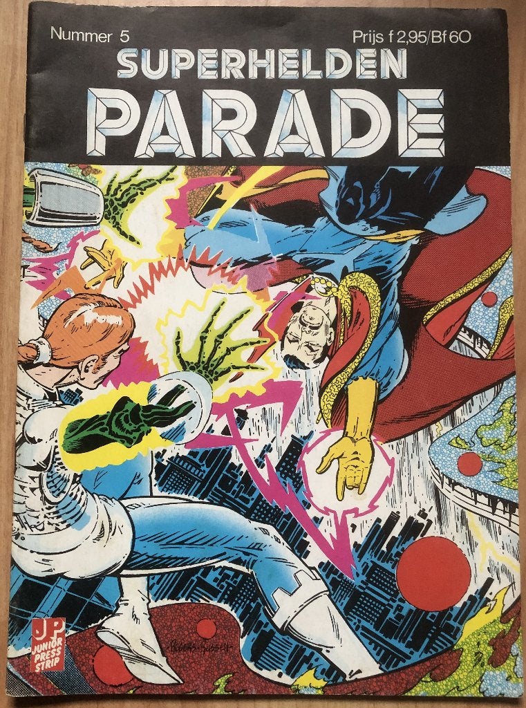 SUPERHELDEN PARADE - NUMMER 5 - 1983, Eén stripboek, Ophalen of Verzenden, Zo goed als nieuw
