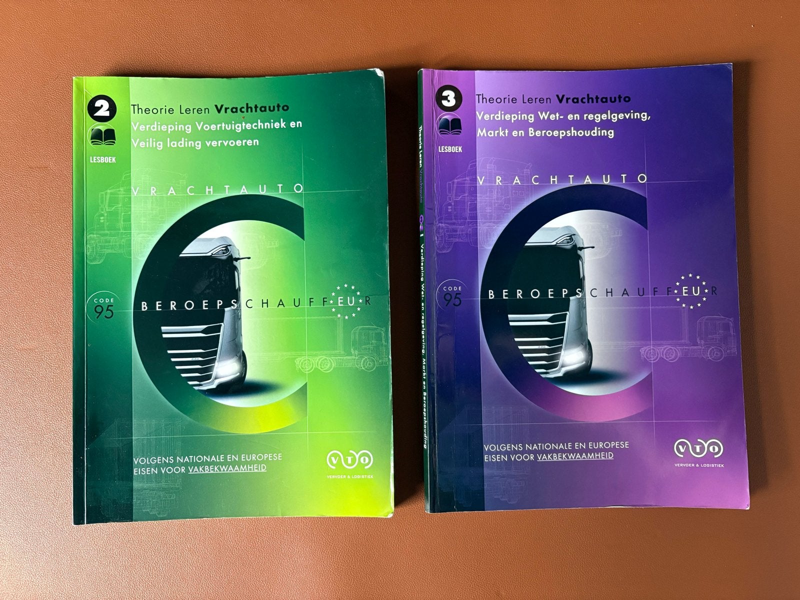 Lesboek rijbewijs C deel 2 en 3 code 95, Boeken, Ophalen of Verzenden, Alpha, Gelezen, Overige niveaus